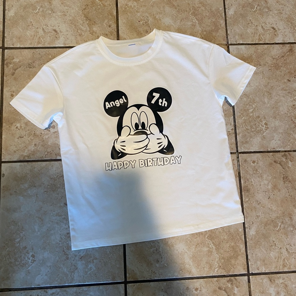 Kids White Graphic T-Shirt 7th Birthday size 9/10